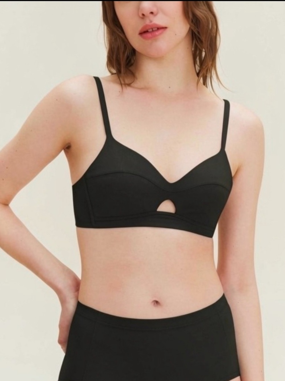 NWT Neiwai Black Wireless Convertible Bra Keyhole Front Size Large 38A 38B